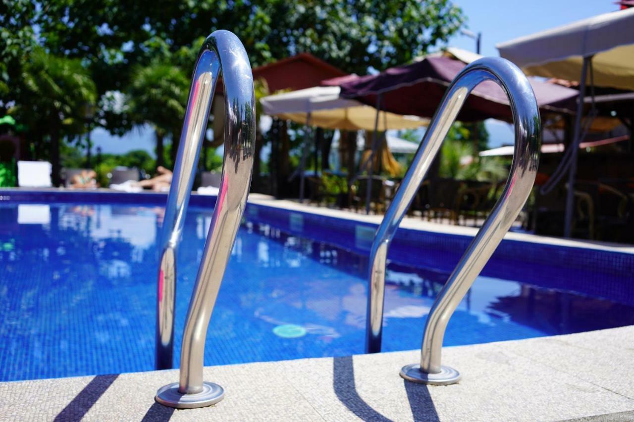 Ponto Hotel Kobuleti Extérieur photo