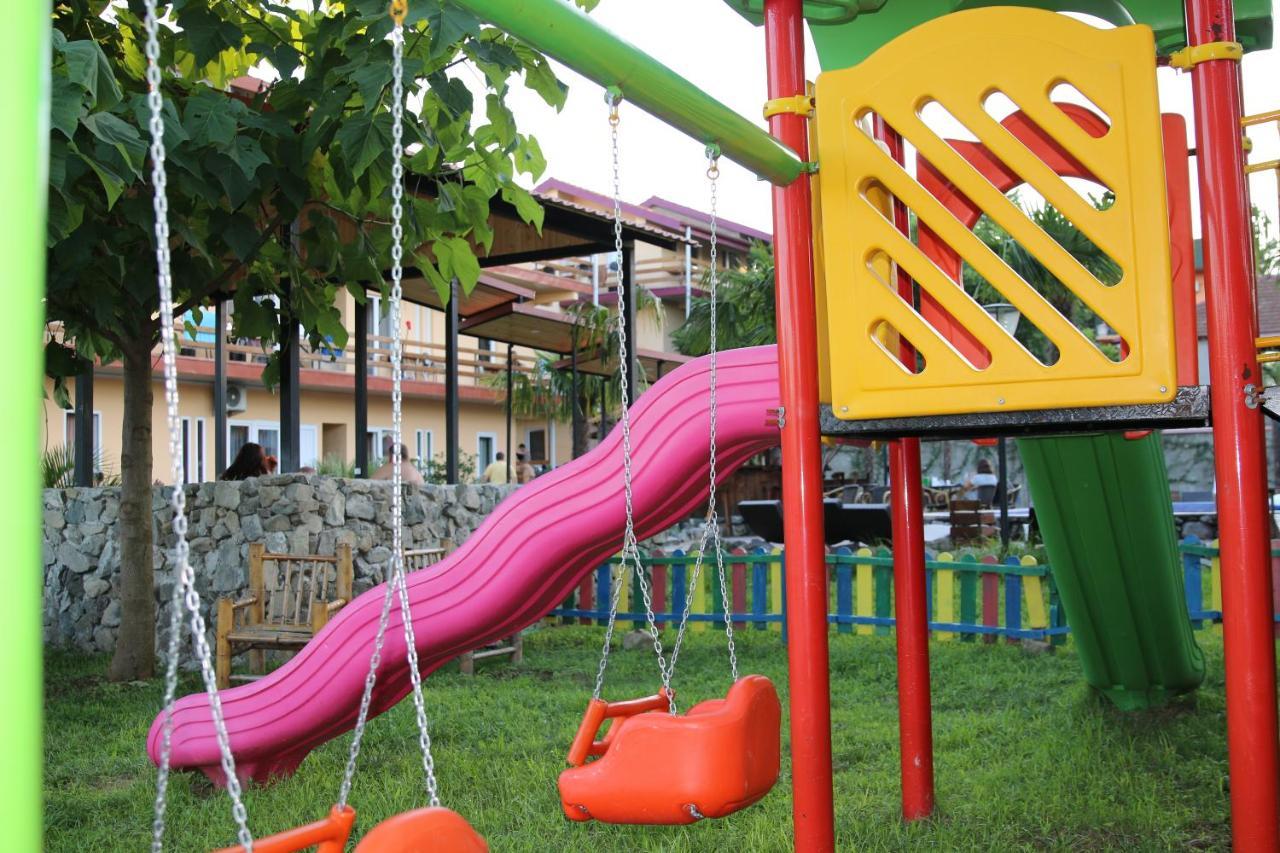 Ponto Hotel Kobuleti Extérieur photo